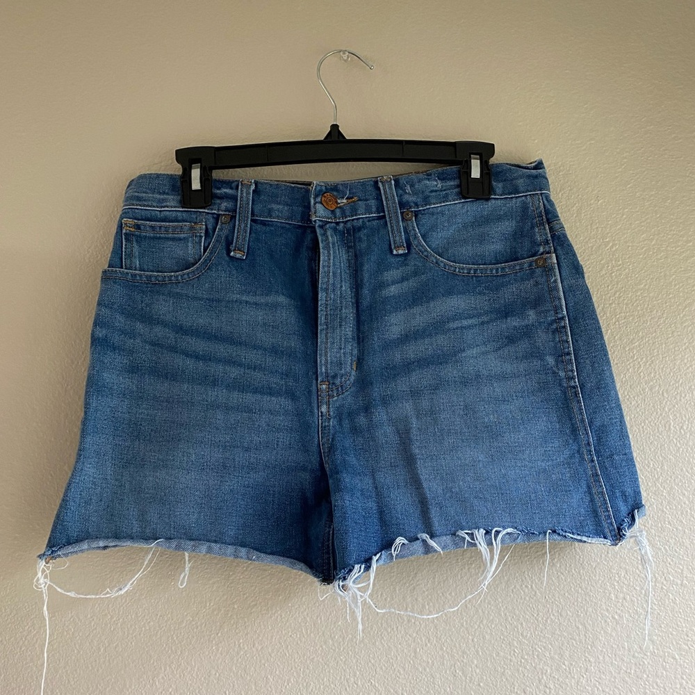 Madewell: The Perfect Jean Short